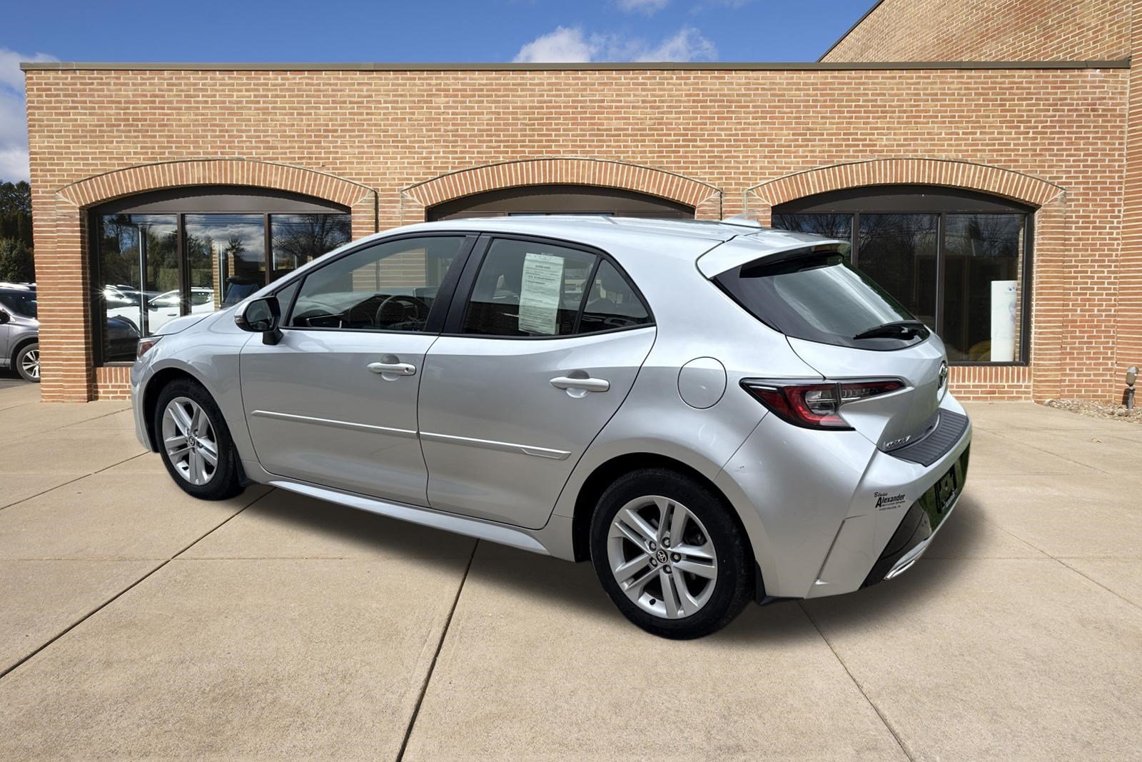 Used 2019 Toyota Corolla SE w/ SE Option Package FWD image 6
