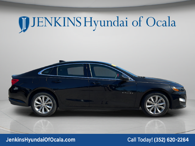 Used 2025 Chevrolet Malibu LT FWD image 2