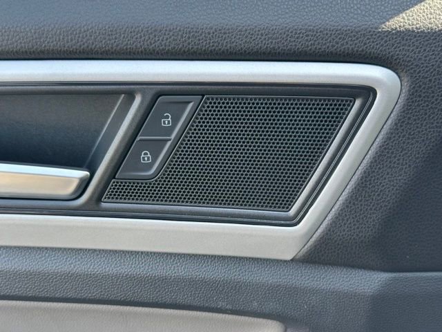 Certified 2023 Volkswagen Atlas Cross Sport SEL R-Line image 22