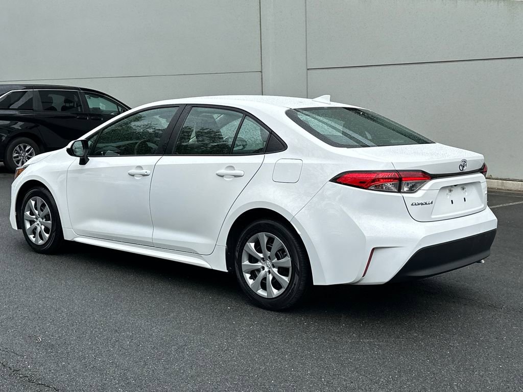Used 2023 Toyota Corolla LE FWD image 3