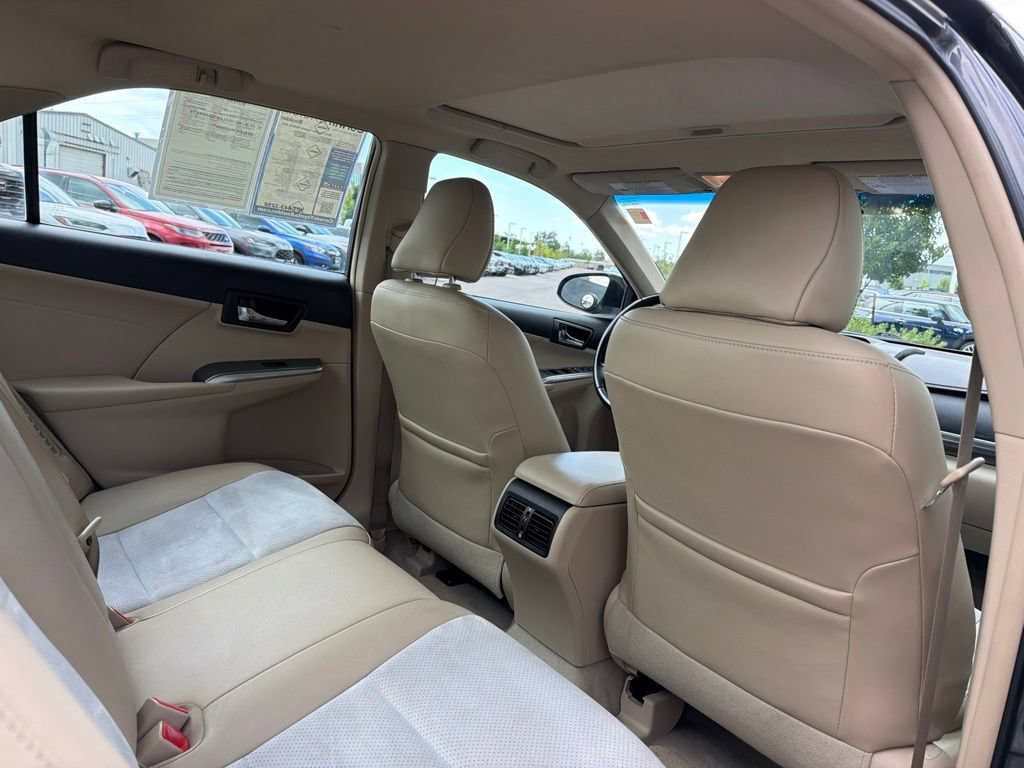 Used 2014 Toyota Camry XLE w/ Leather Package FWD image 16