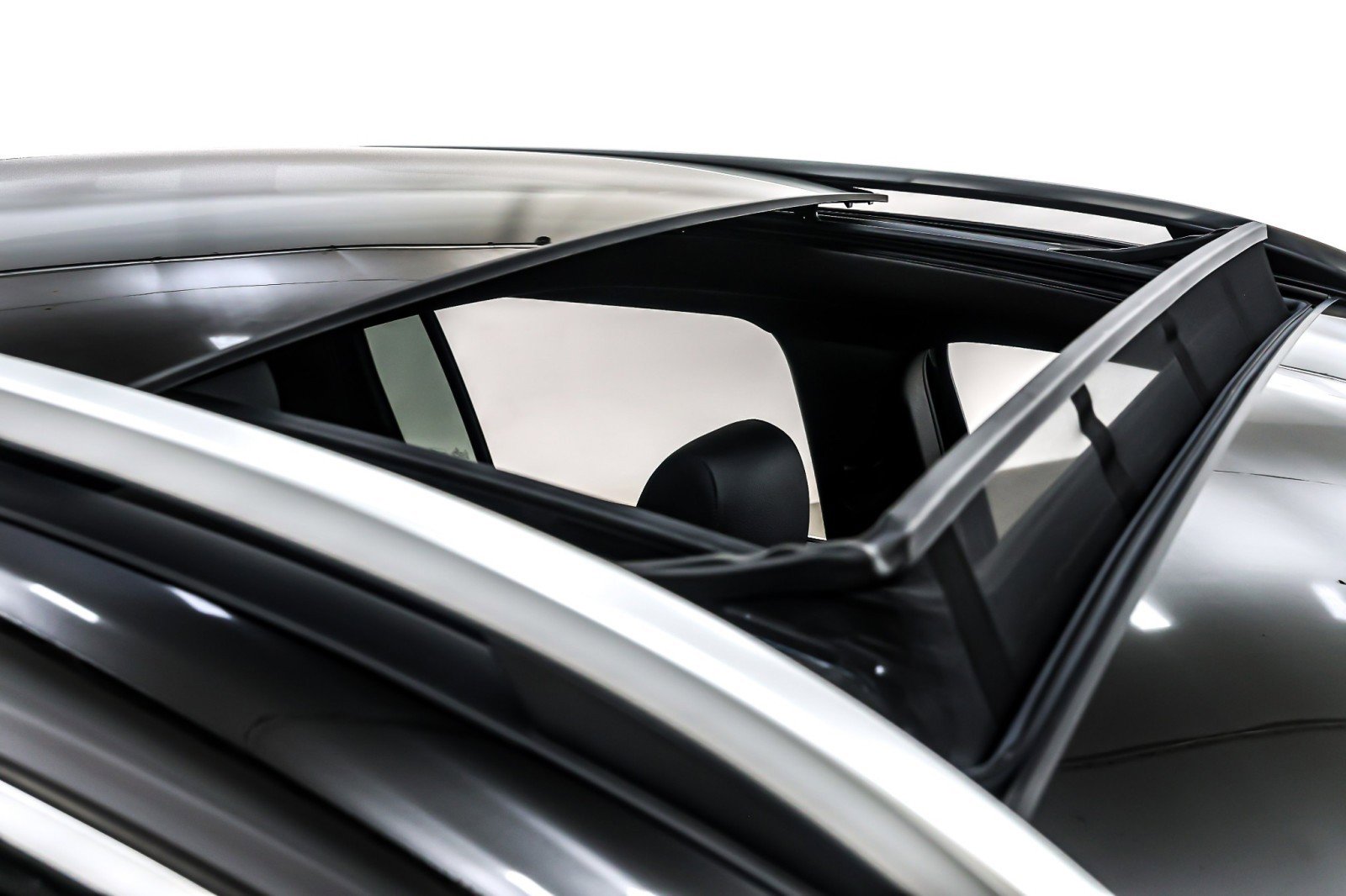 Certified 2025 Mercedes-Benz GLB 250 image 24