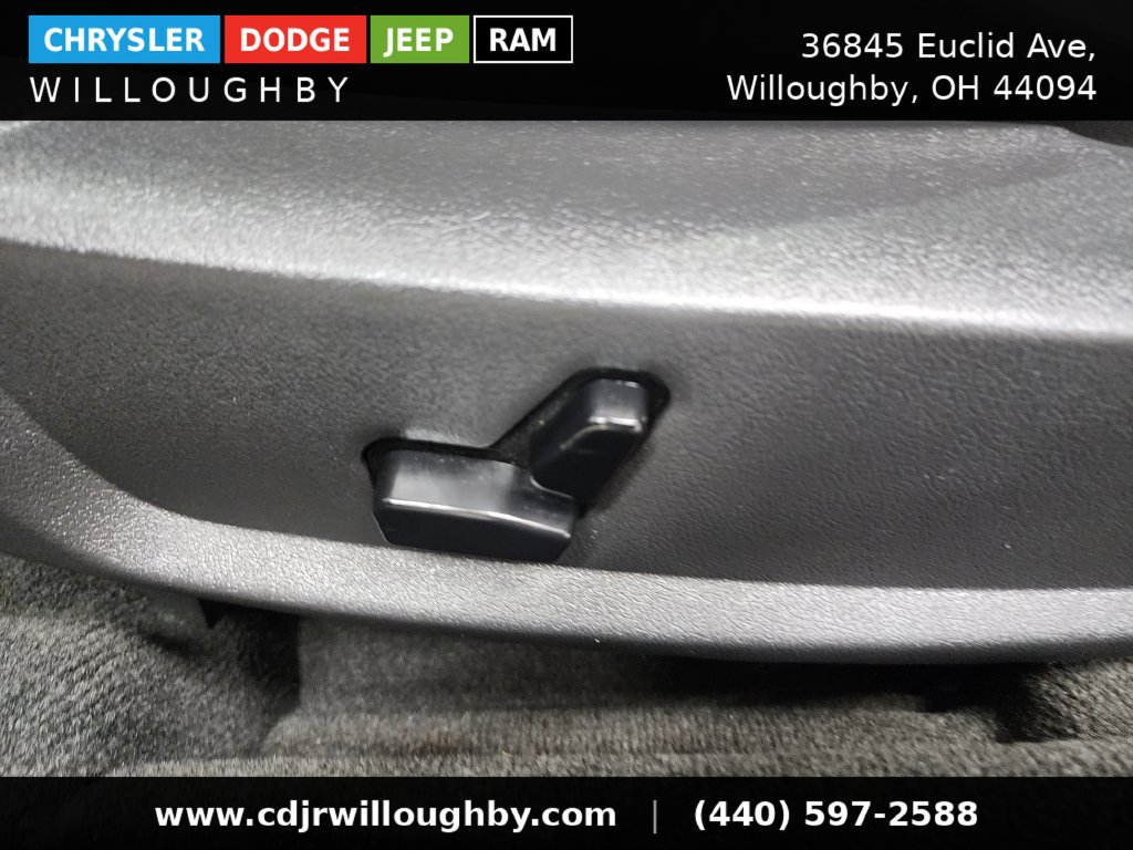 Used 2010 Dodge Challenger R/T RWD image 16