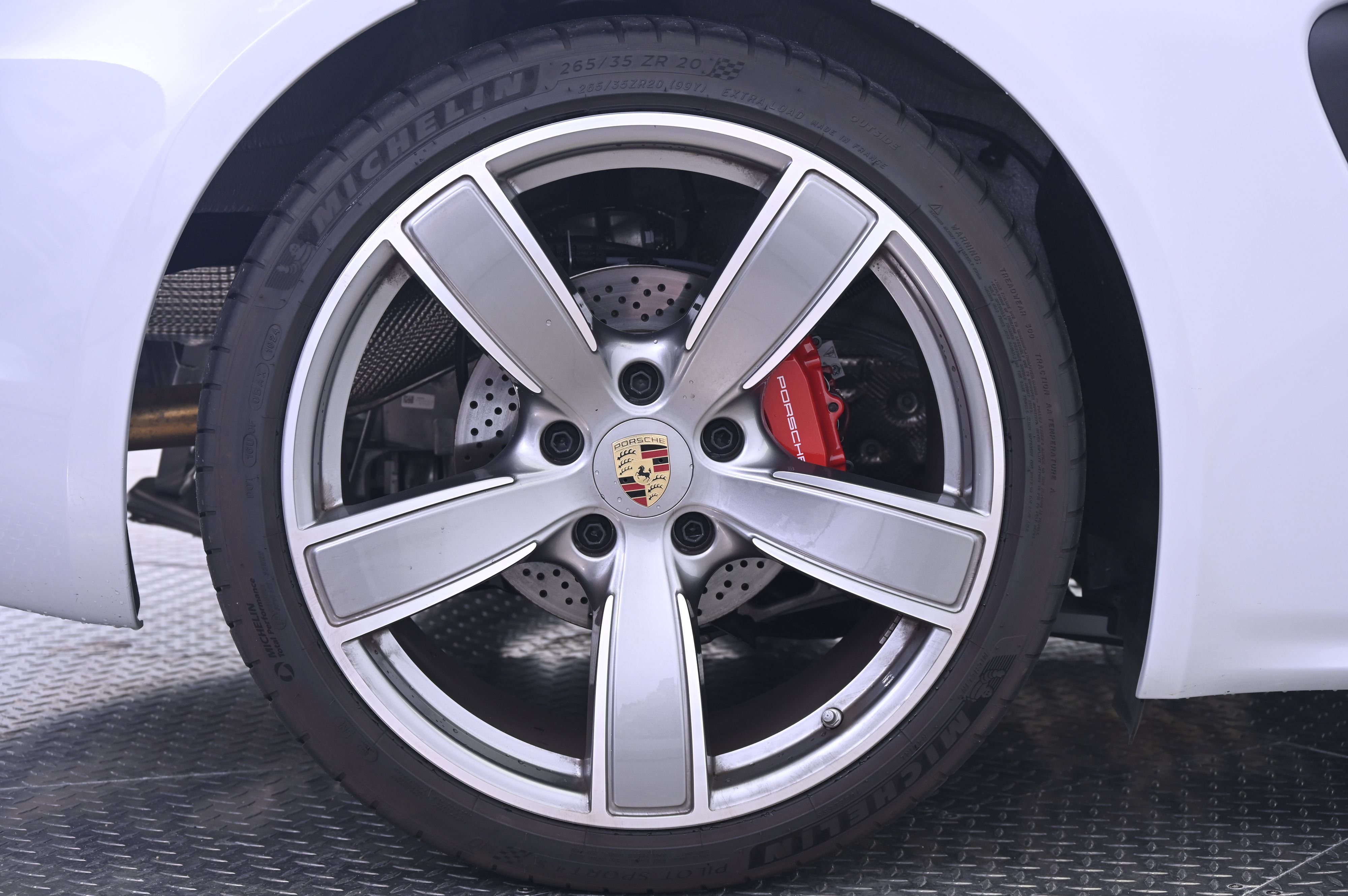 Certified 2024 Porsche 718 Cayman S RWD image 13