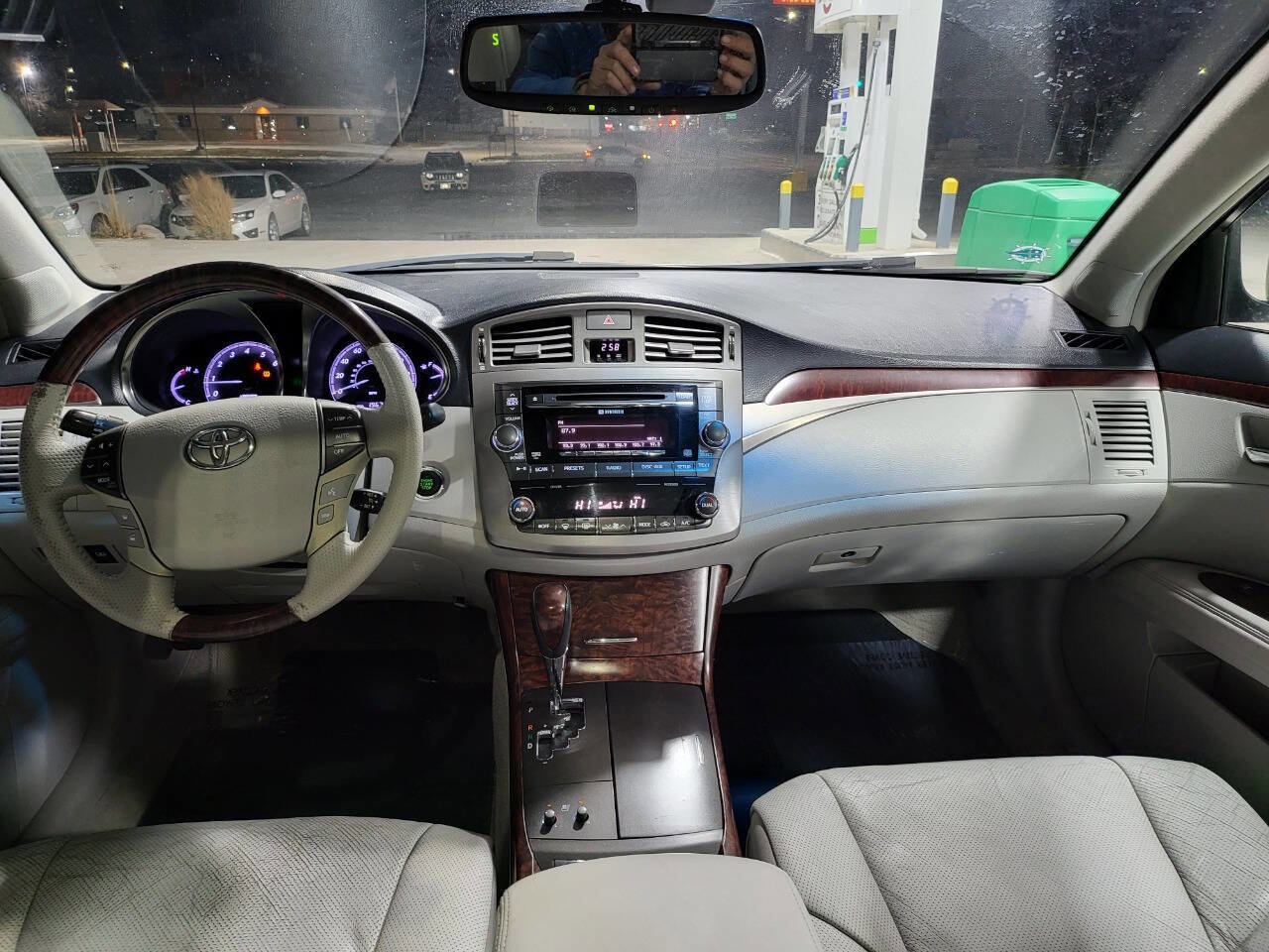 Used 2011 Toyota Avalon Limited FWD image 11