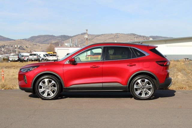 Used 2024 Ford Escape Platinum w/ Premium Technology Package image 3