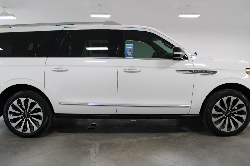 Used 2024 Lincoln Navigator L Reserve AWD/4WD image 14