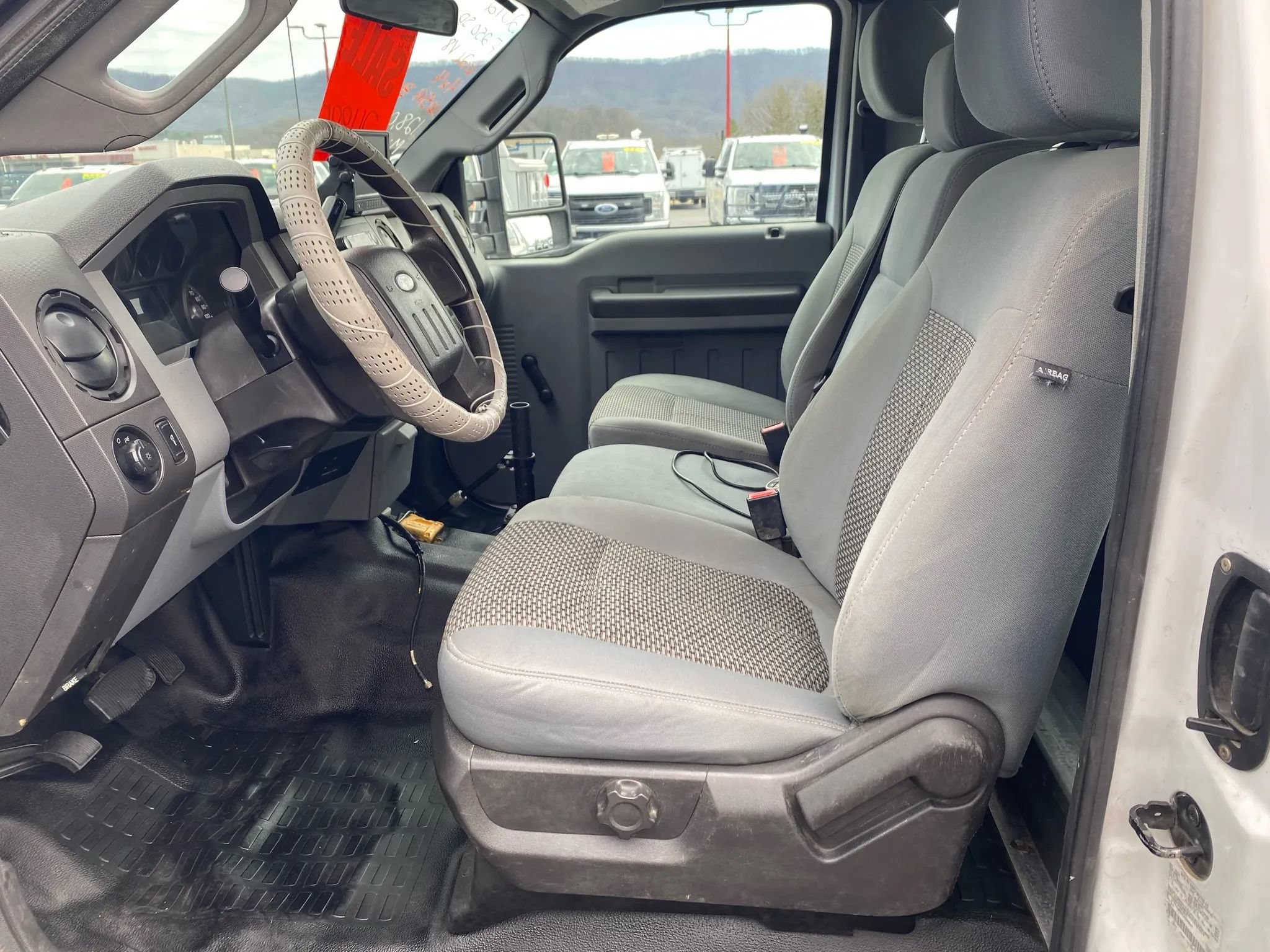 Used 2012 Ford F250 XL w/ Camper Pkg AWD/4WD image 10