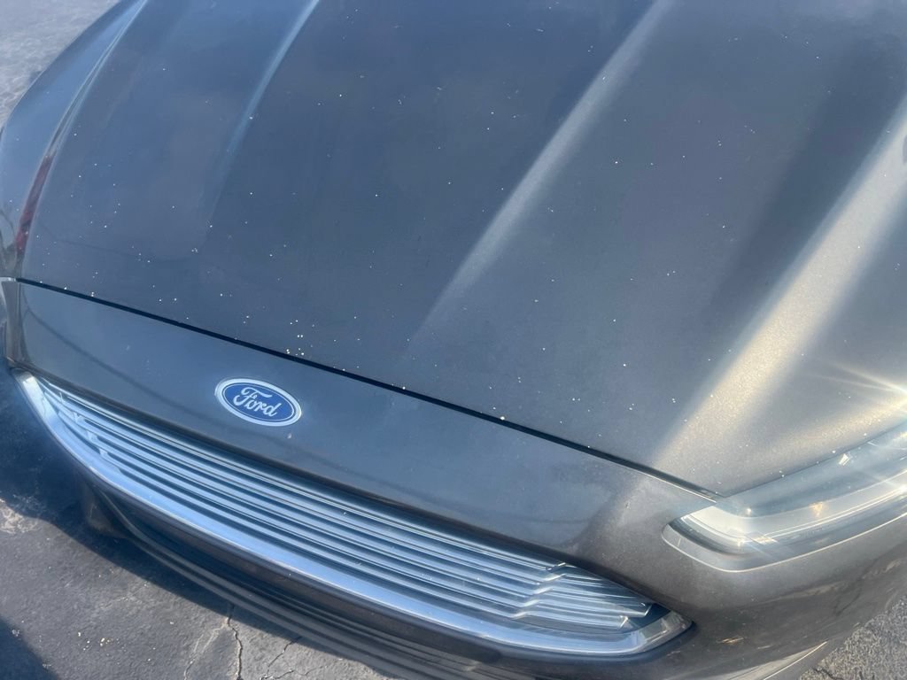 Used 2016 Ford Fusion SE FWD image 5