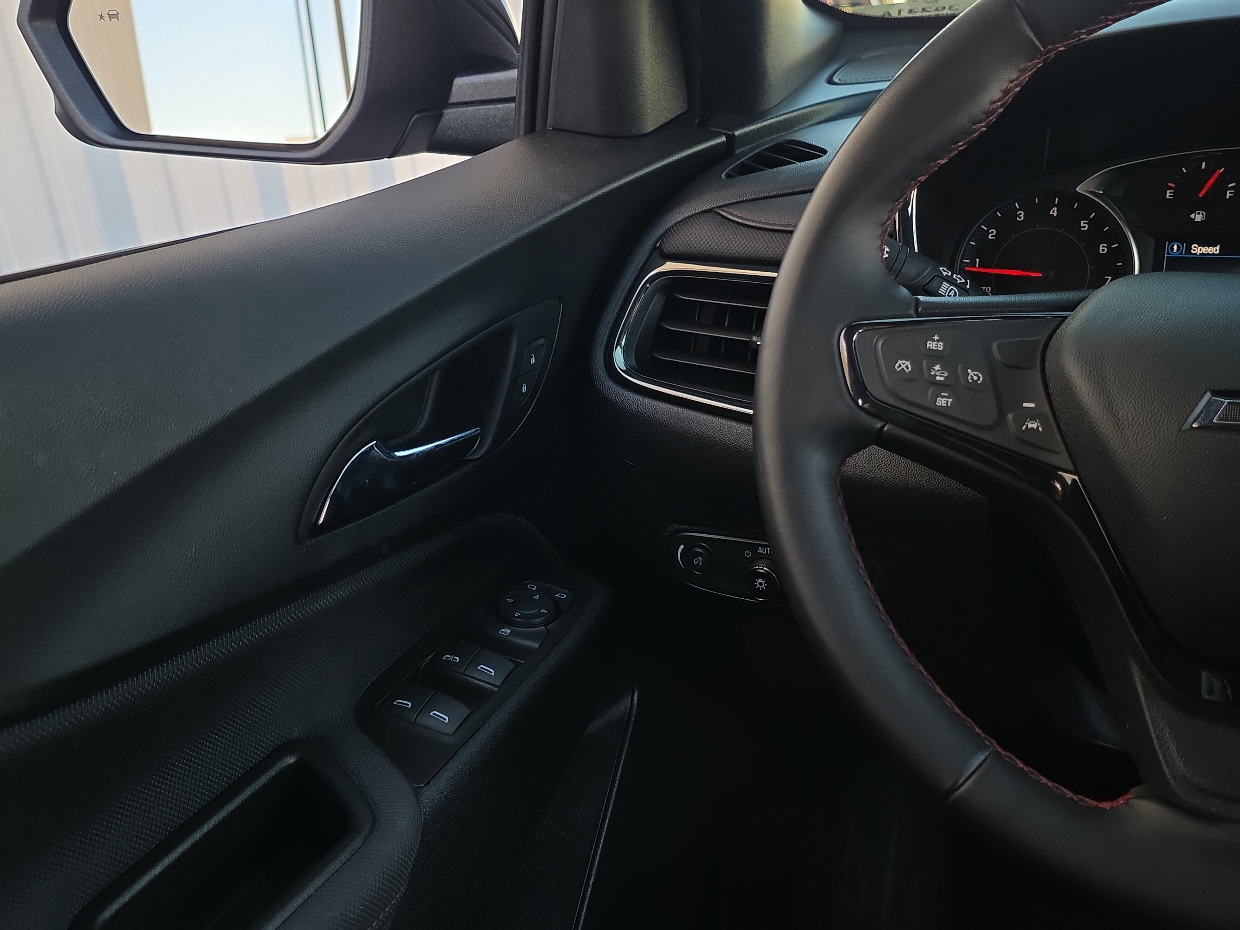 Used 2023 Chevrolet Equinox RS w/ LPO, Cargo Package image 25