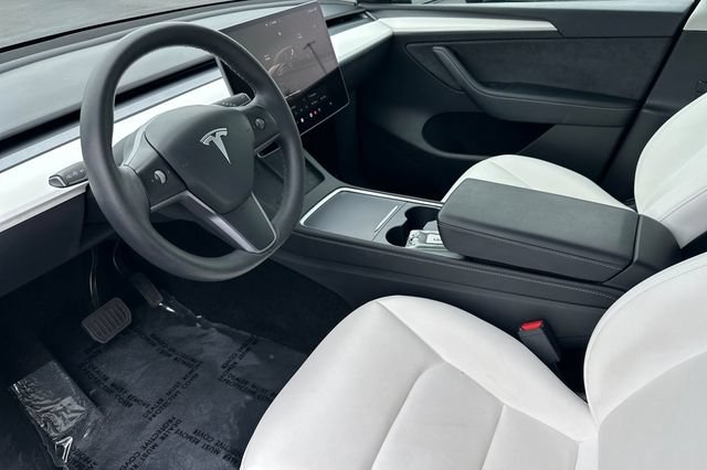 Used 2023 Tesla Model Y Long Range AWD/4WD image 11