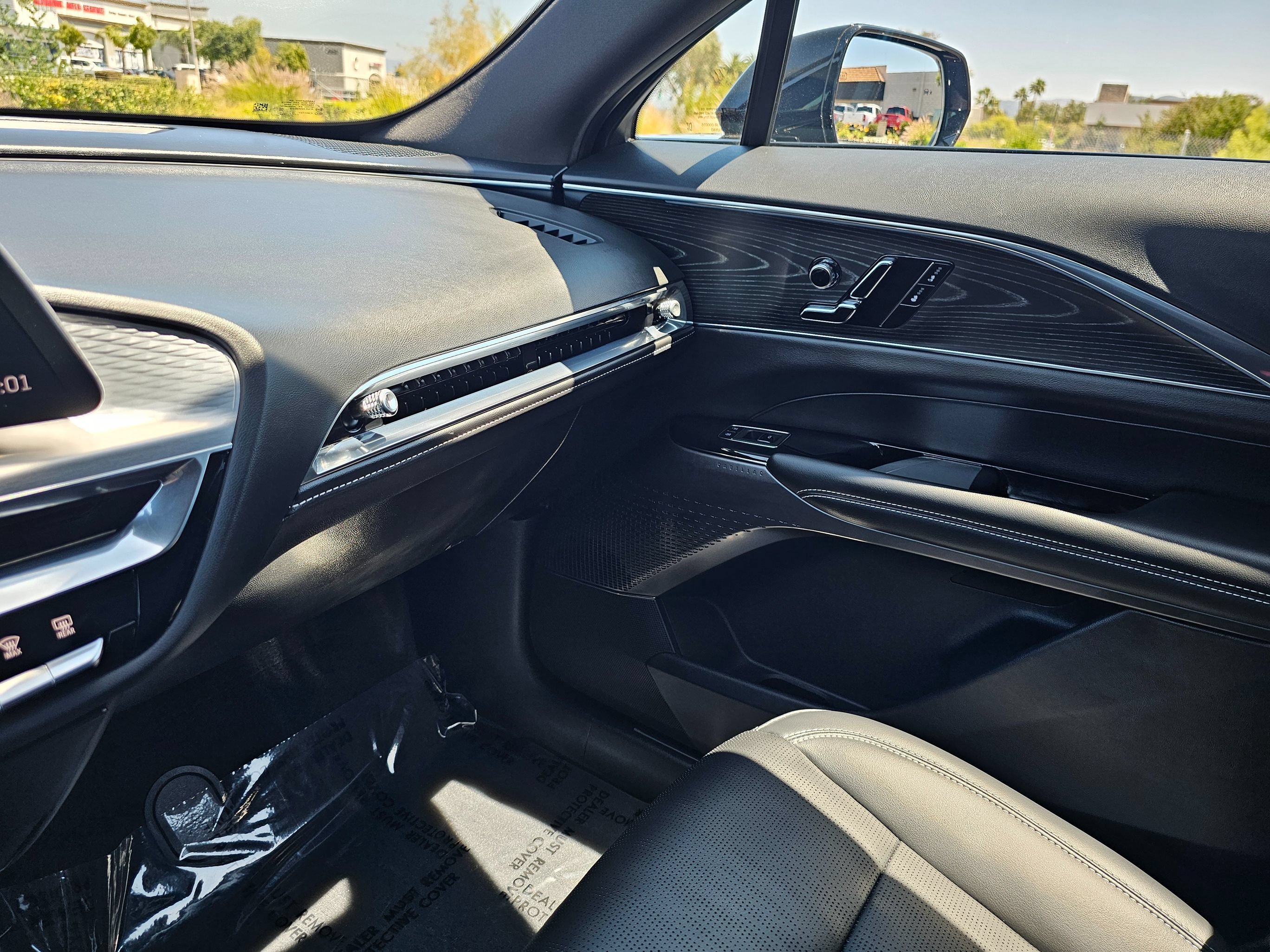 Used 2024 Cadillac Lyriq Luxury RWD image 36