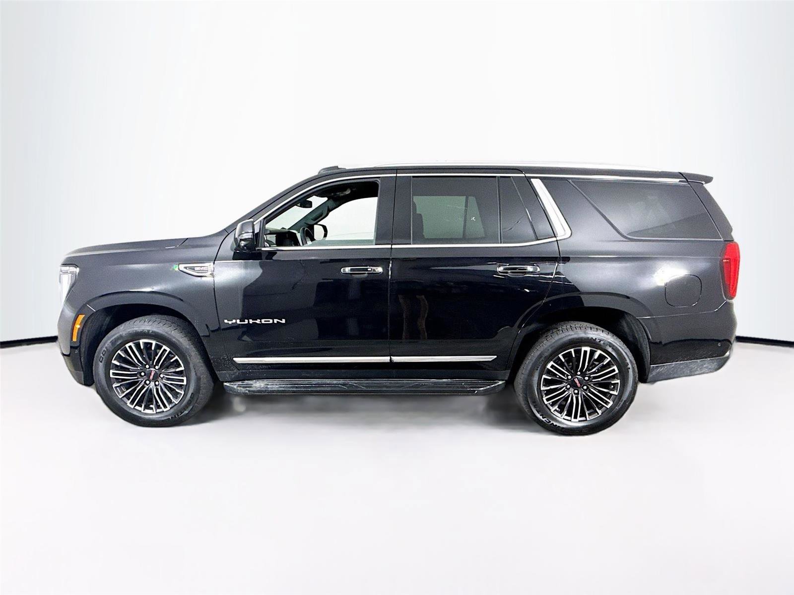 Used 2025 GMC Yukon Elevation image 10