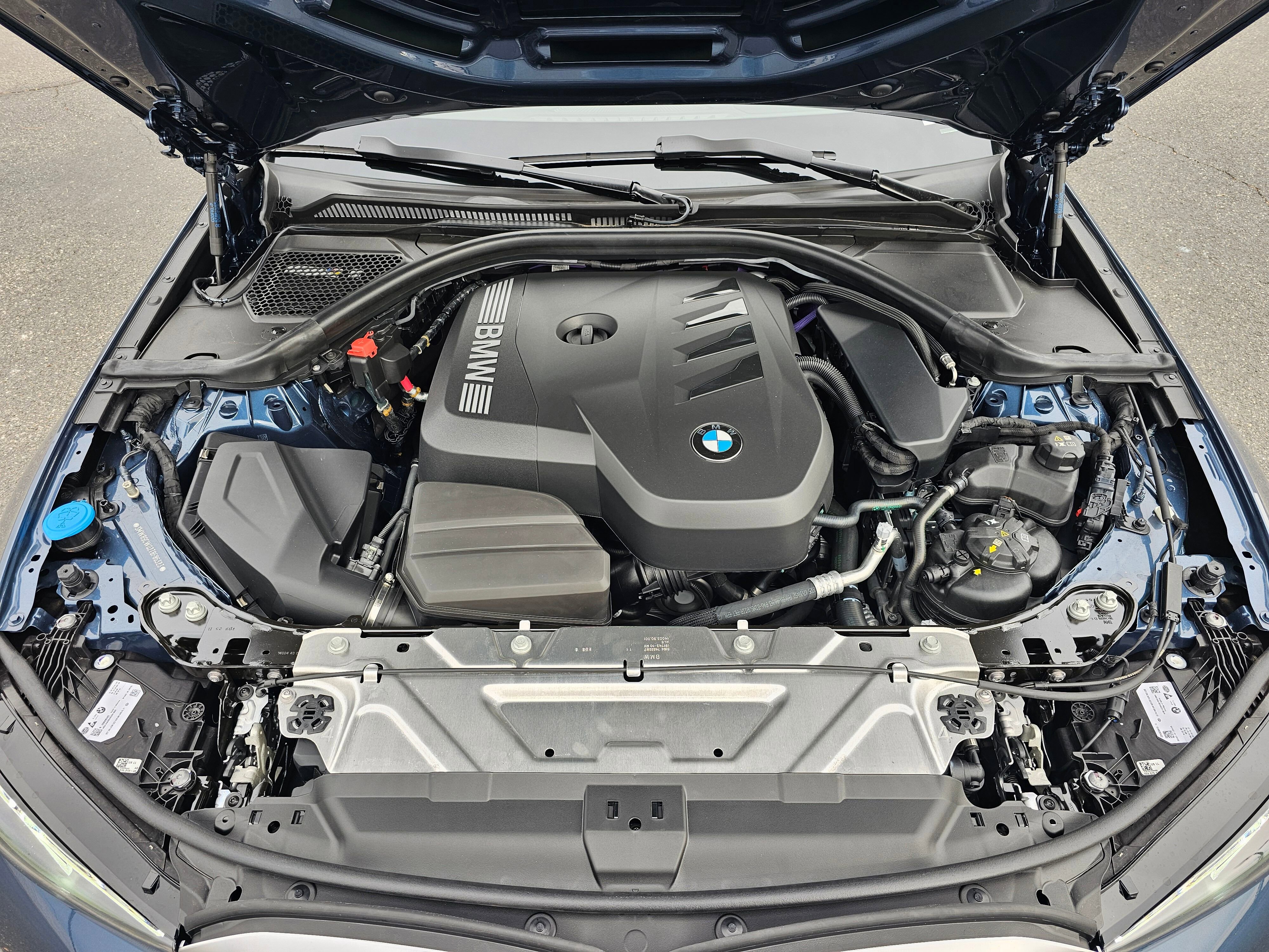 New 2026 BMW 330i xDrive Sedan w/ M Sport Package image 9