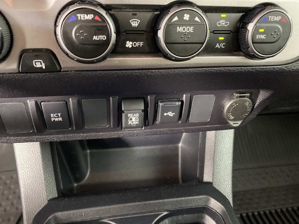 Used 2023 Toyota Tacoma SR5 AWD/4WD image 21