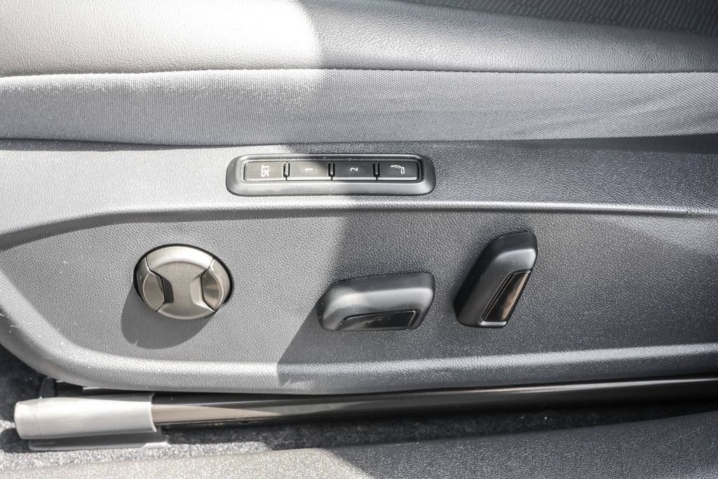 Used 2023 Volkswagen ID.4 Pro S RWD image 10