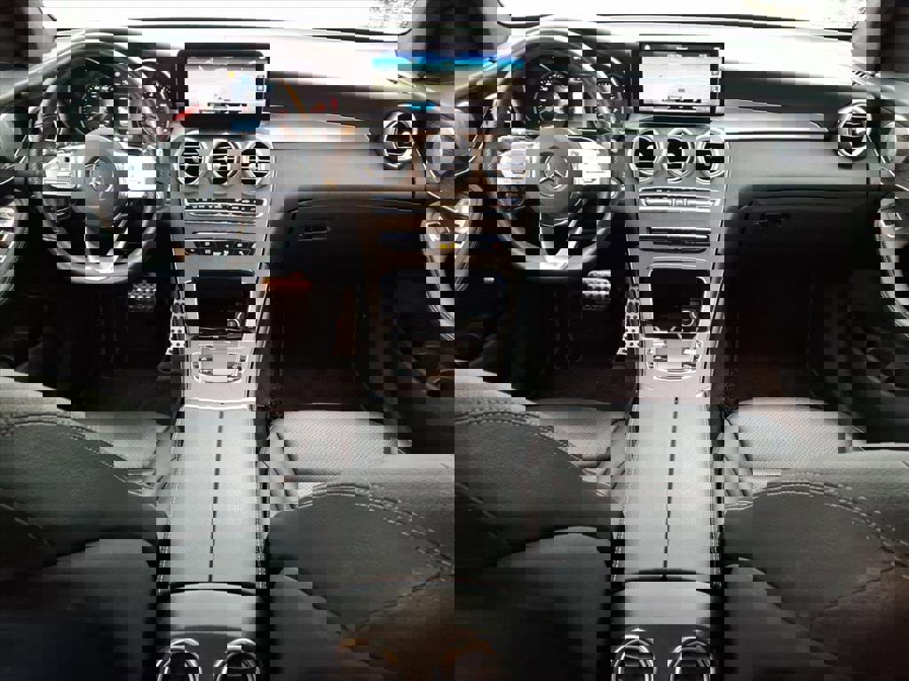 Used 2020 Mercedes-Benz GLC 300 image 11