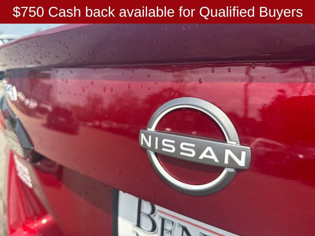 New 2025 Nissan Versa SR w/ Trunk Package FWD image 41