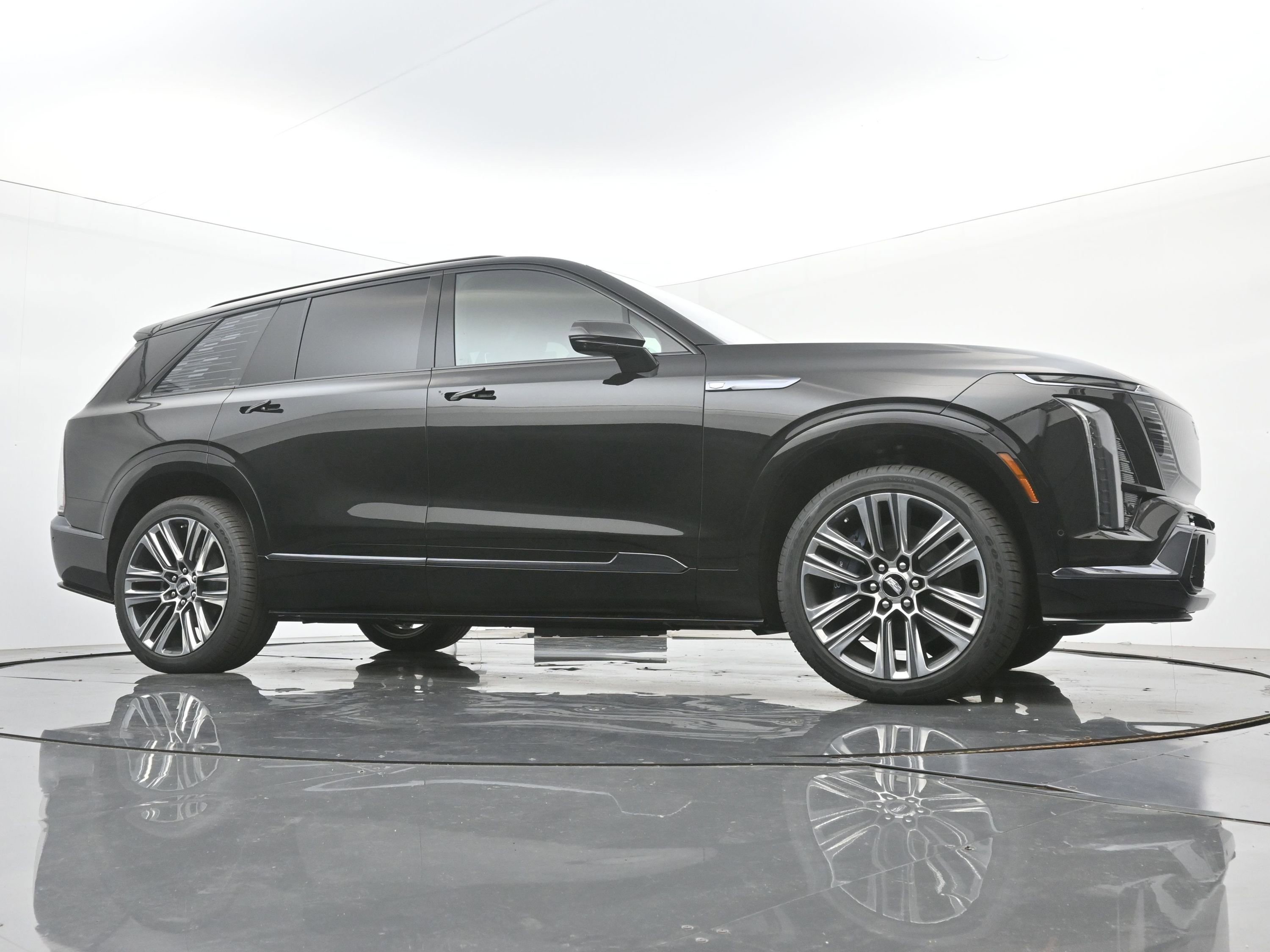 New 2026 Cadillac Vistiq Platinum w/ LPO, Floor Liner Package image 21