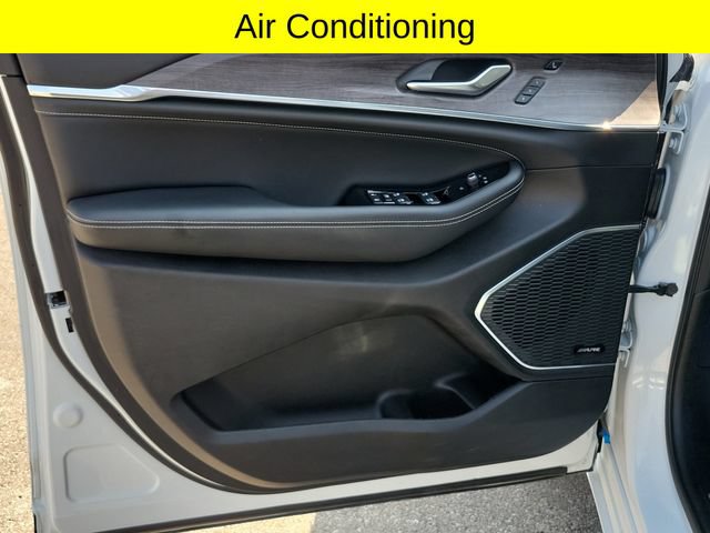 Certified 2023 Jeep Grand Cherokee L Overland w/ Luxury Tech Group IV AWD/4WD image 20