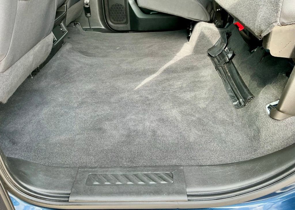 Used 2020 Chevrolet Silverado 1500 LT w/ LT Value Package AWD/4WD image 28