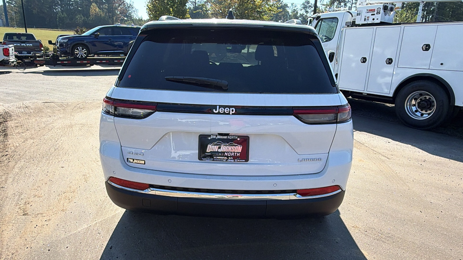 New 2027 Jeep Grand Cherokee Laredo X AWD/4WD image 9
