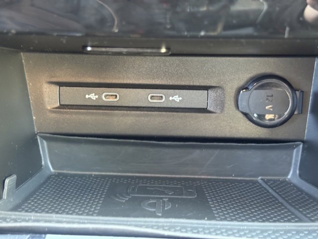 Used 2024 Volkswagen Taos SE image 23