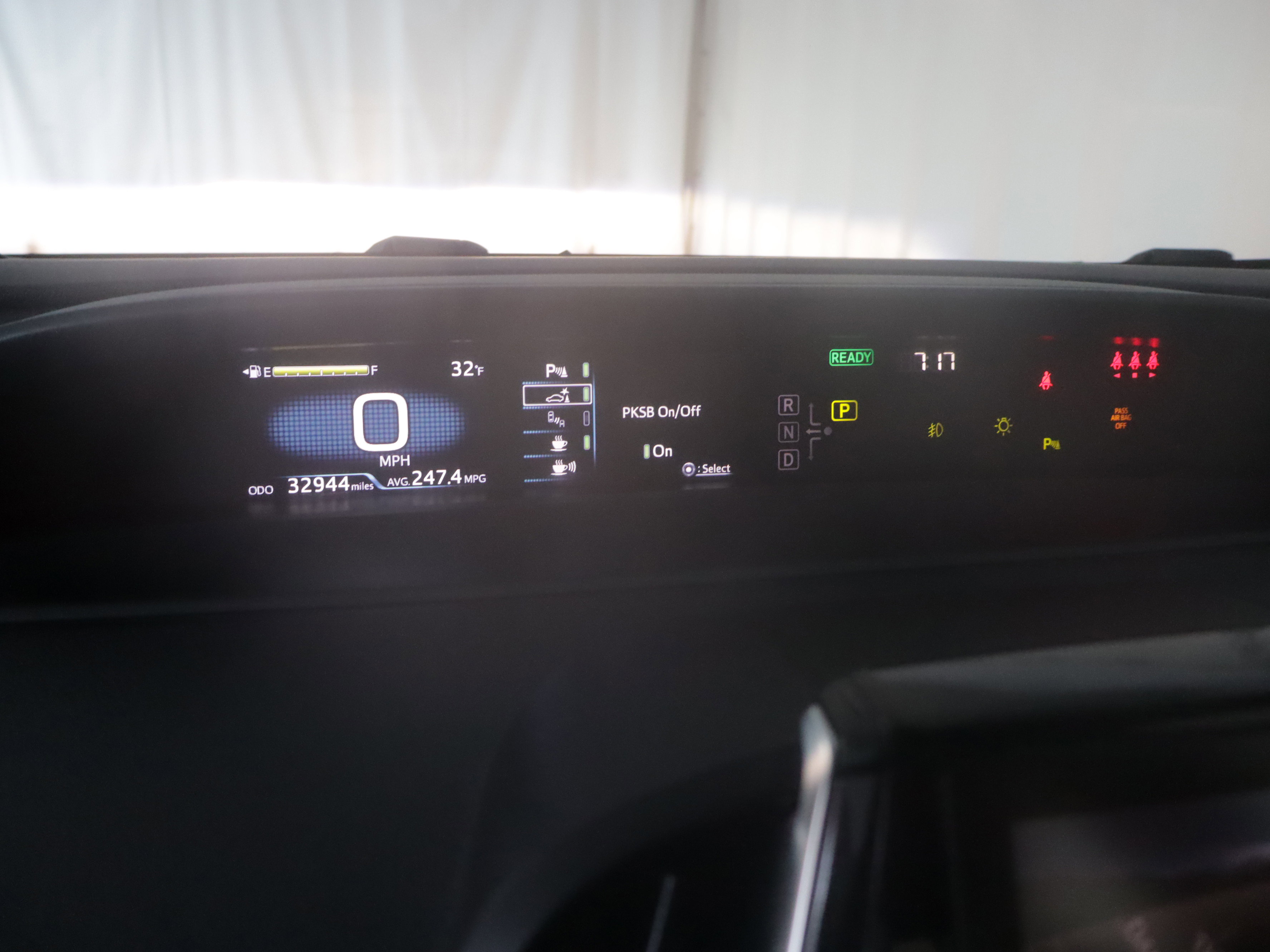 Used 2021 Toyota Prius Prime Limited image 13