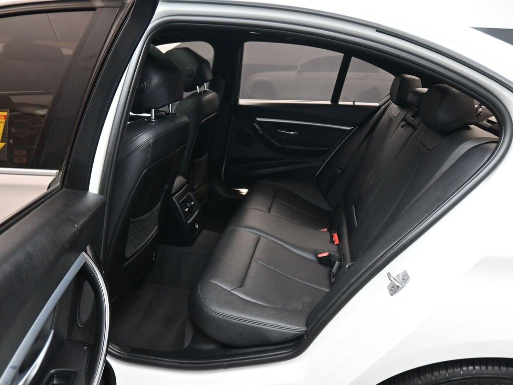 Used 2018 BMW 330e image 31