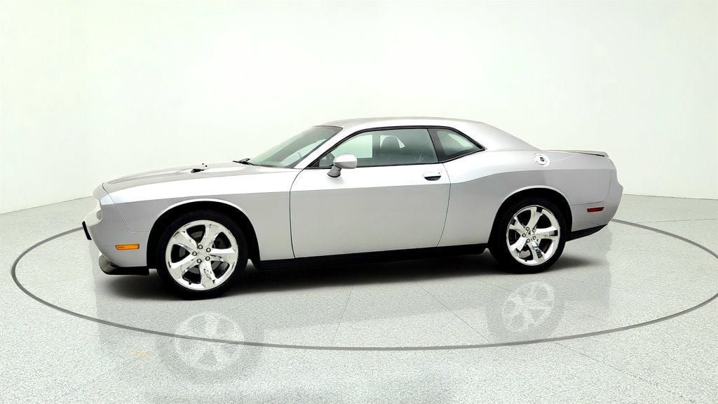 Used 2013 Dodge Challenger SXT w/ Super Sport Group RWD image 8