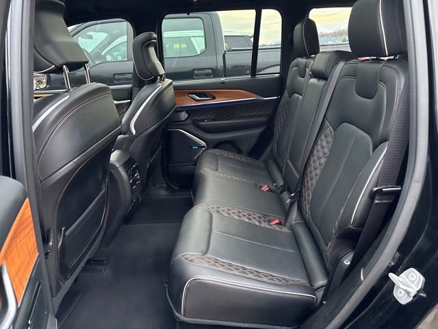 Used 2023 Jeep Grand Cherokee Summit image 9