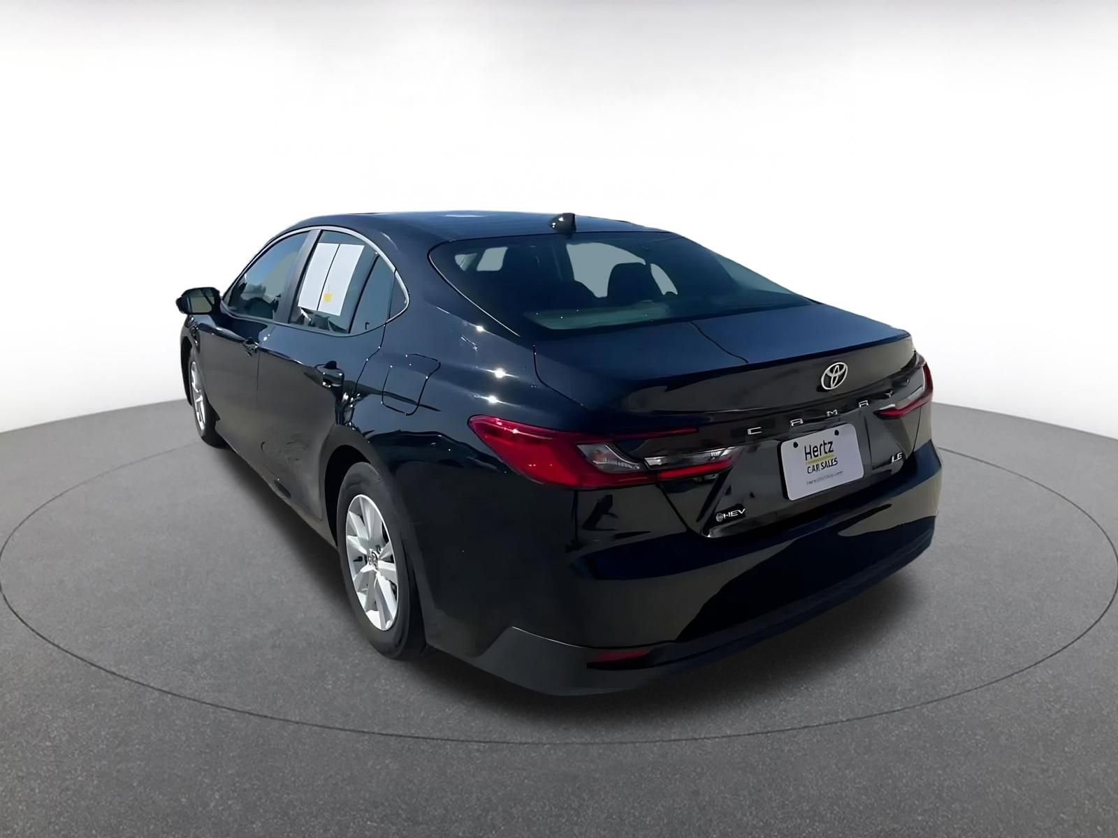 Used 2025 Toyota Camry LE image 11