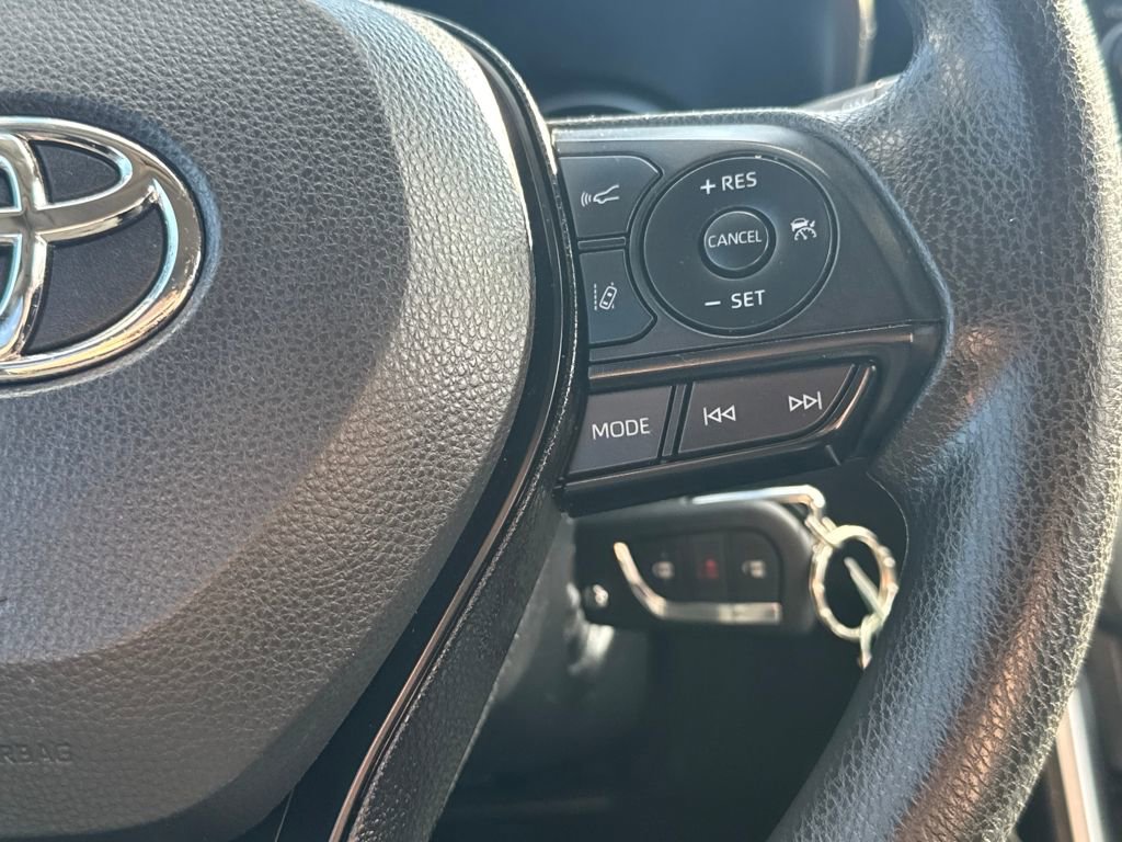 Used 2023 Toyota RAV4 LE image 18