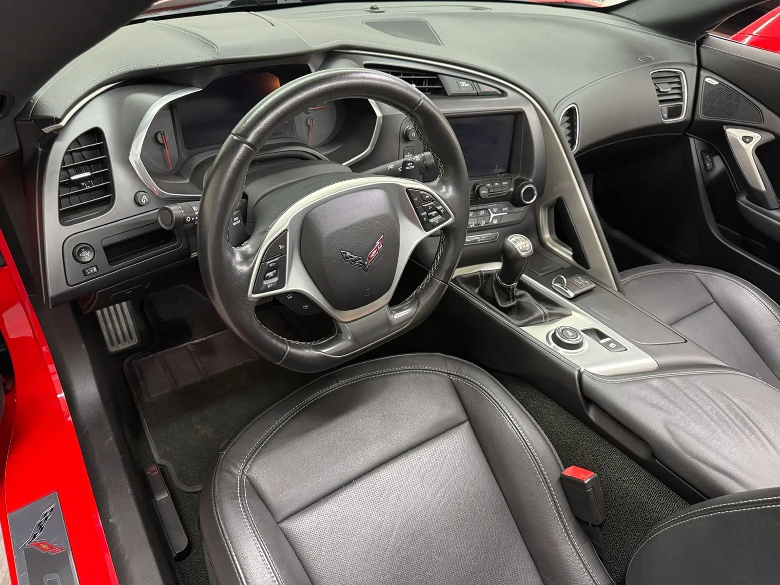 Used 2016 Chevrolet Corvette Stingray Coupe RWD image 2