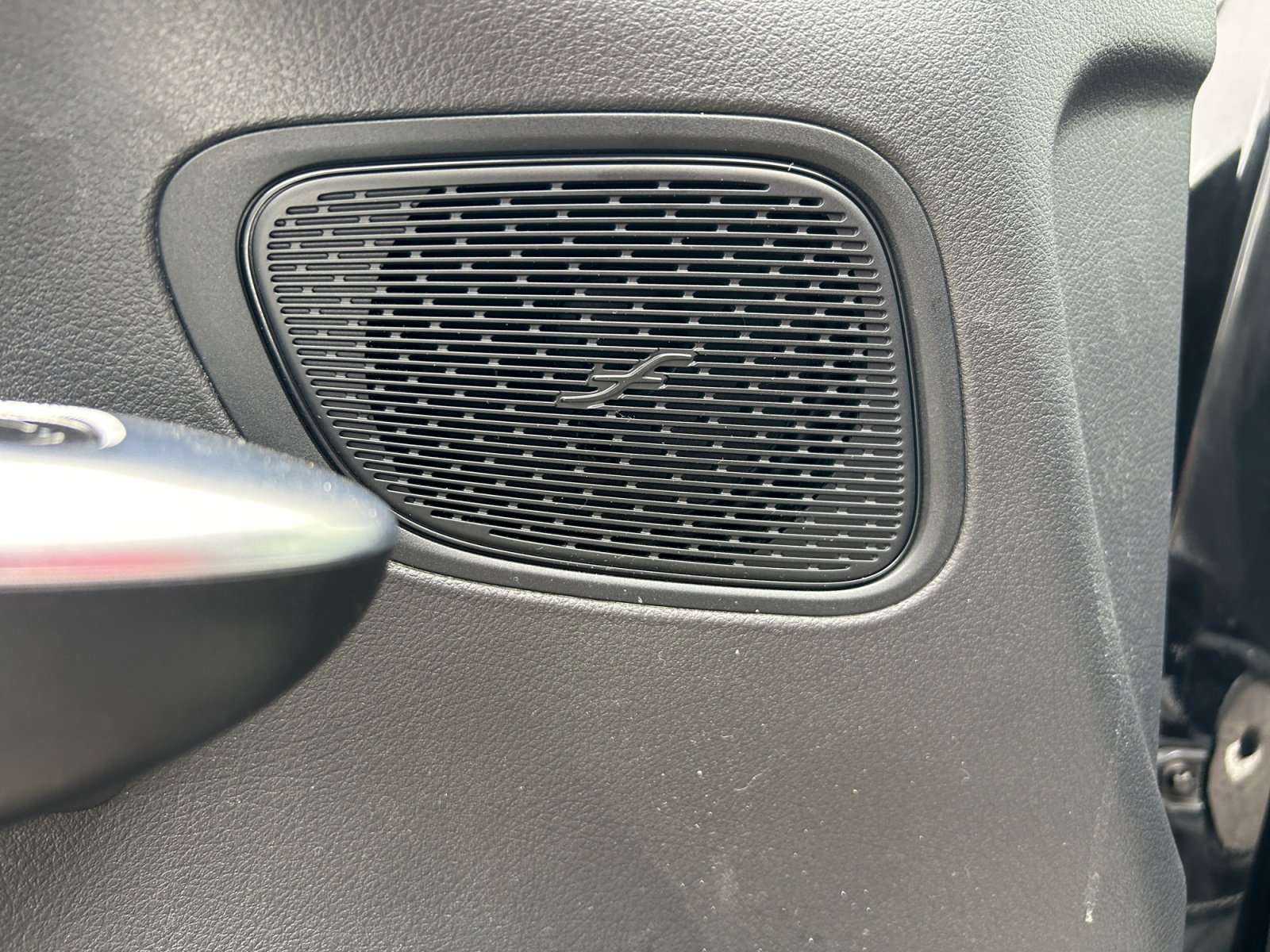 Used 2025 Mercedes-Benz GLC 300 image 28