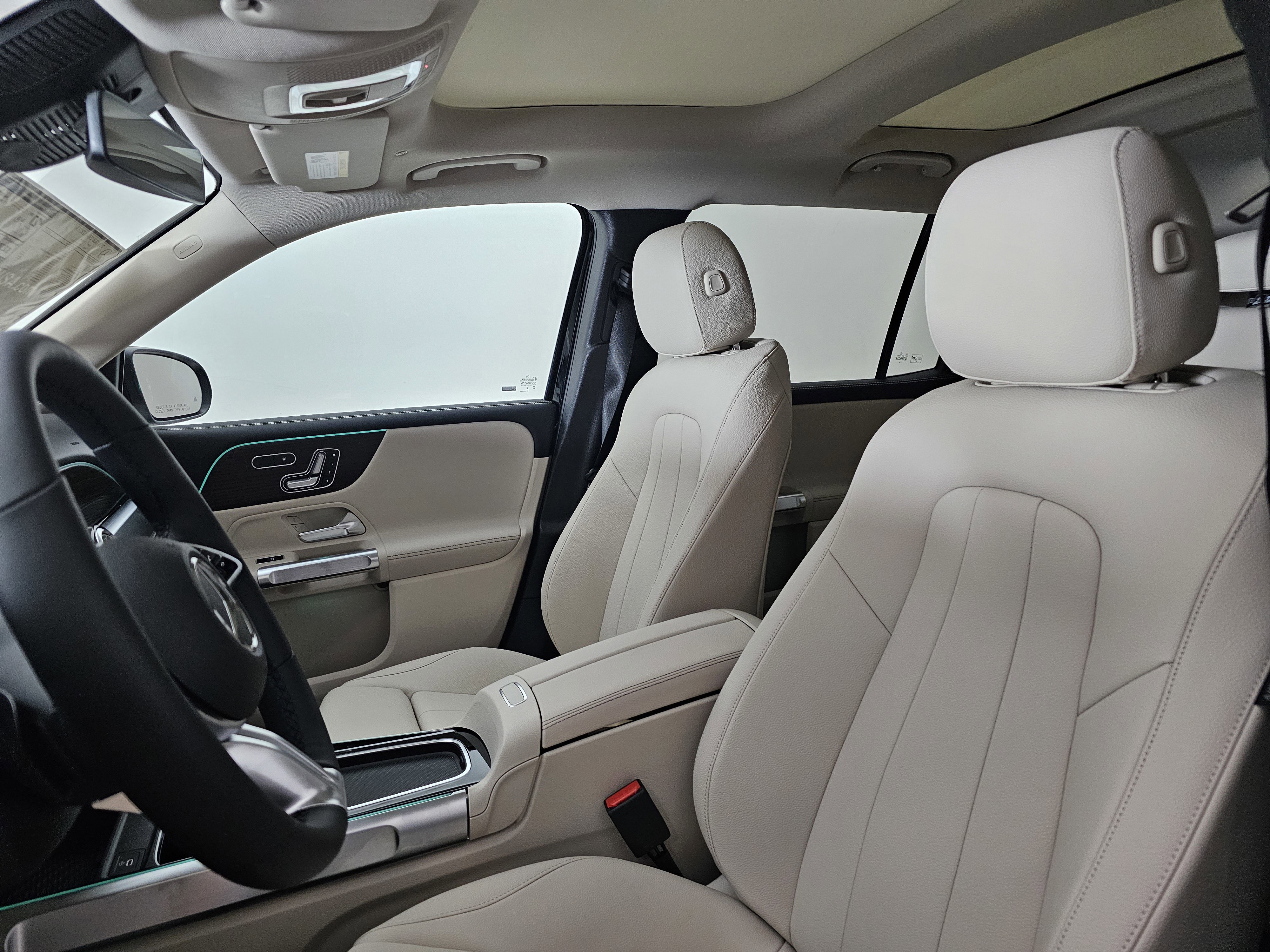 New 2026 Mercedes-Benz GLB 250 4MATIC image 9