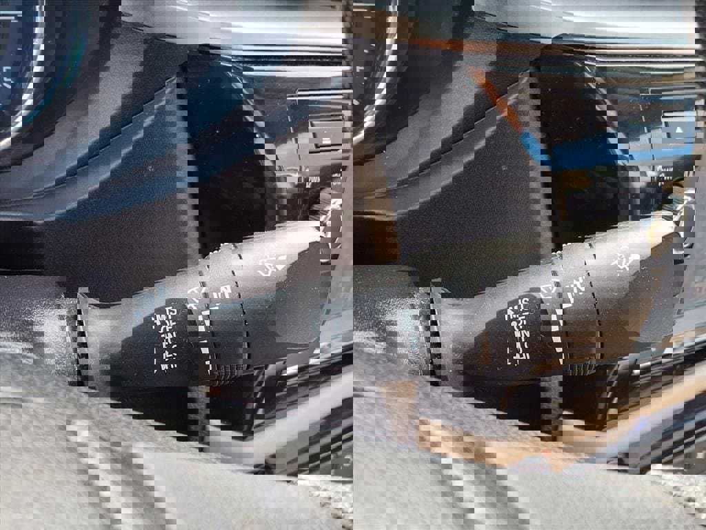 Used 2016 Toyota Corolla LE image 21