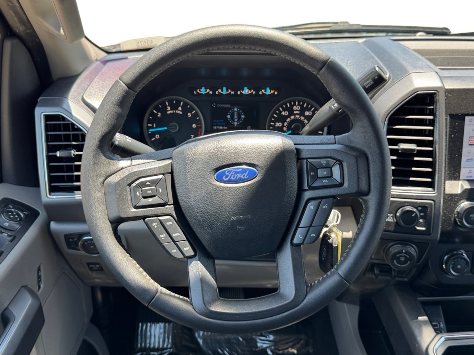 Used 2019 Ford F150 XLT w/ Equipment Group 302A Luxury AWD/4WD image 13
