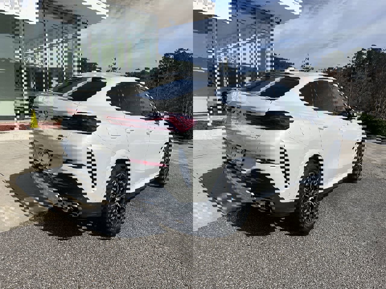 Certified 2026 BMW X6 xDrive40i image 8