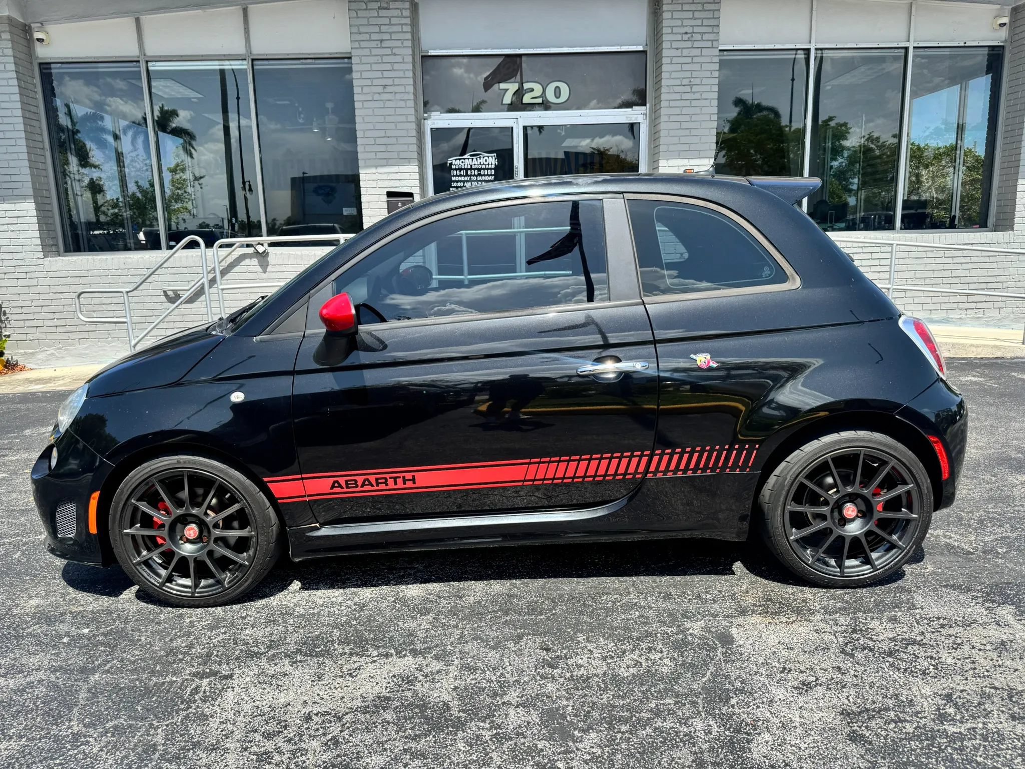 Used 2012 FIAT 500 Abarth w/ Safety & Convenience Pkg FWD image 9
