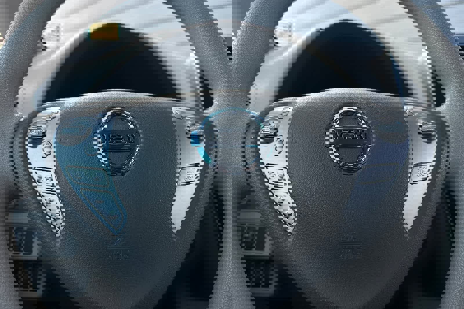 Used 2011 Nissan Leaf w/ Eco Design Pkg image 25