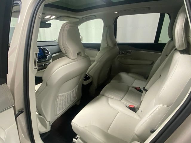 Used 2025 Volvo XC90 B5 Plus w/ Protection Package AWD/4WD image 12