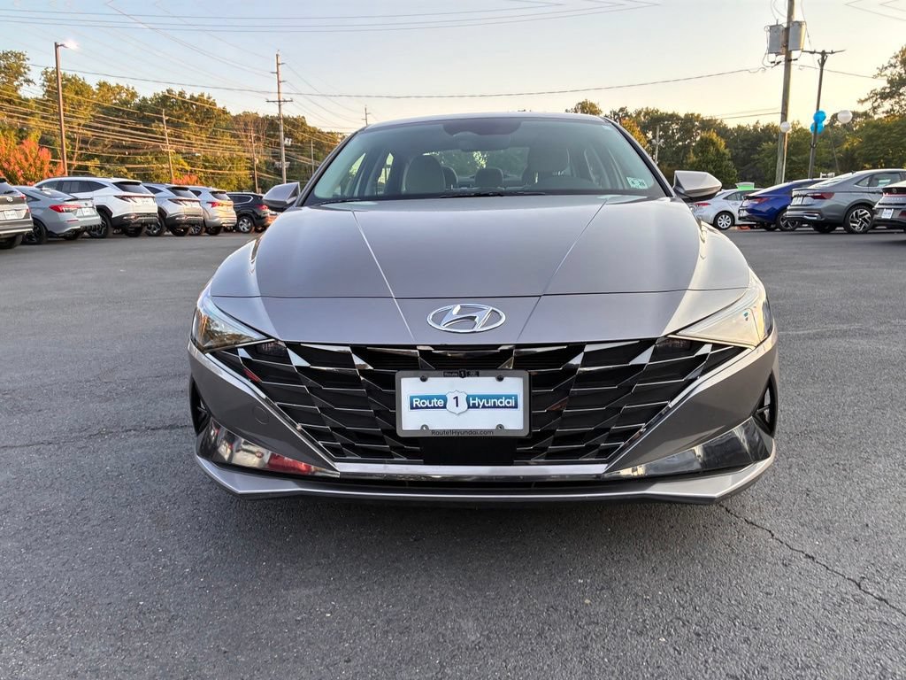 Used 2023 Hyundai Elantra Limited FWD image 2