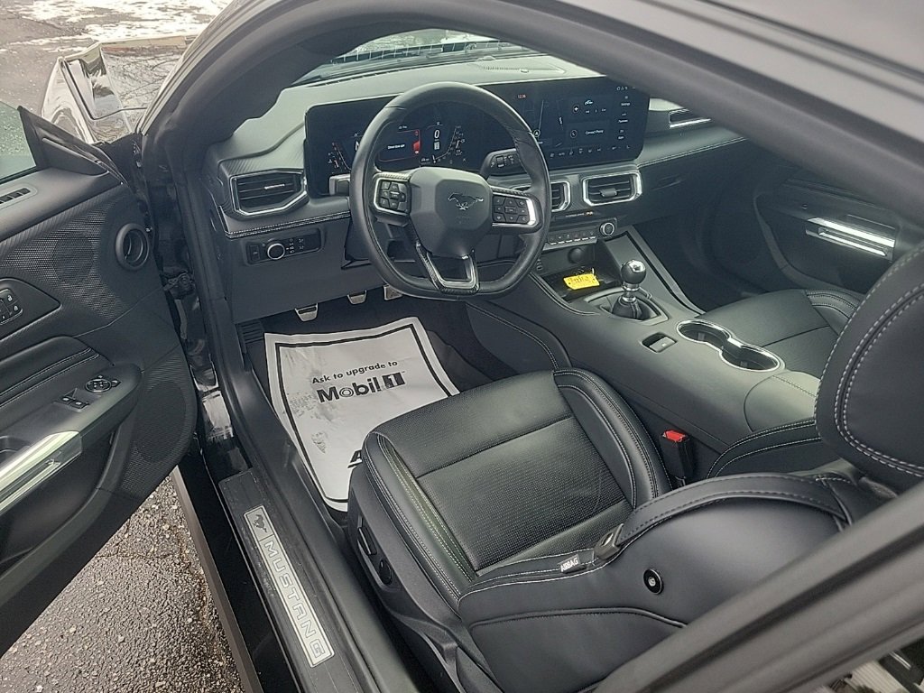 Used 2024 Ford Mustang GT Premium image 6