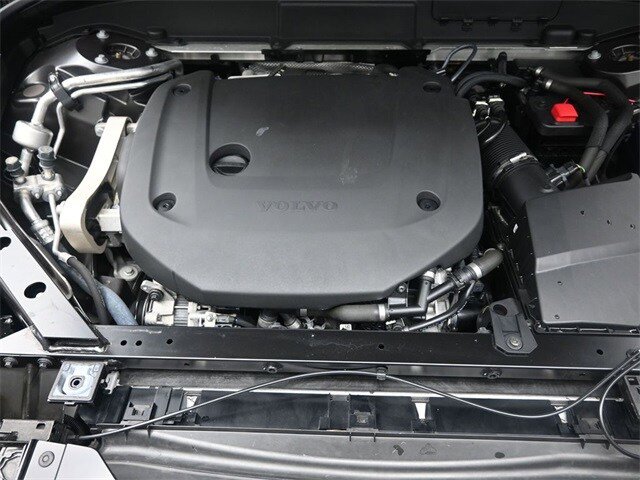 Certified 2023 Volvo XC60 B6 Ultimate w/ Protection Package Premier AWD/4WD image 32