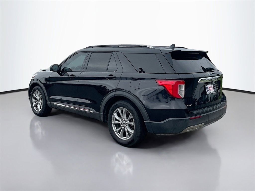Used 2021 Ford Explorer XLT w/ Equipment Group 202A image 5