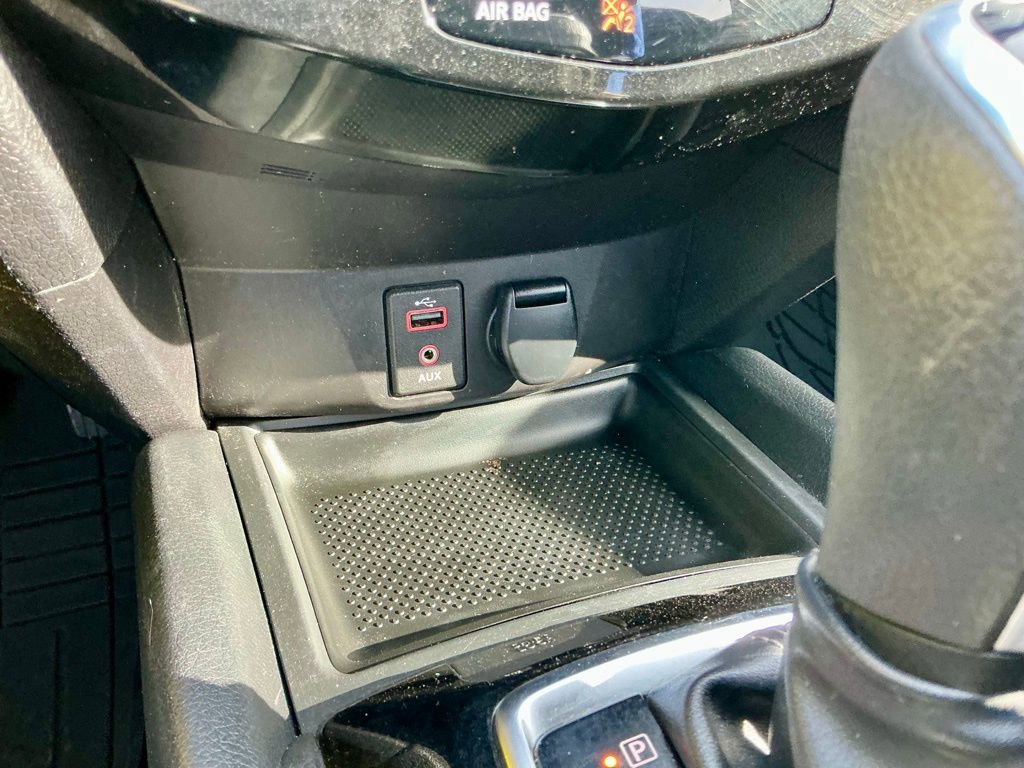 Used 2017 Nissan Rogue S image 33