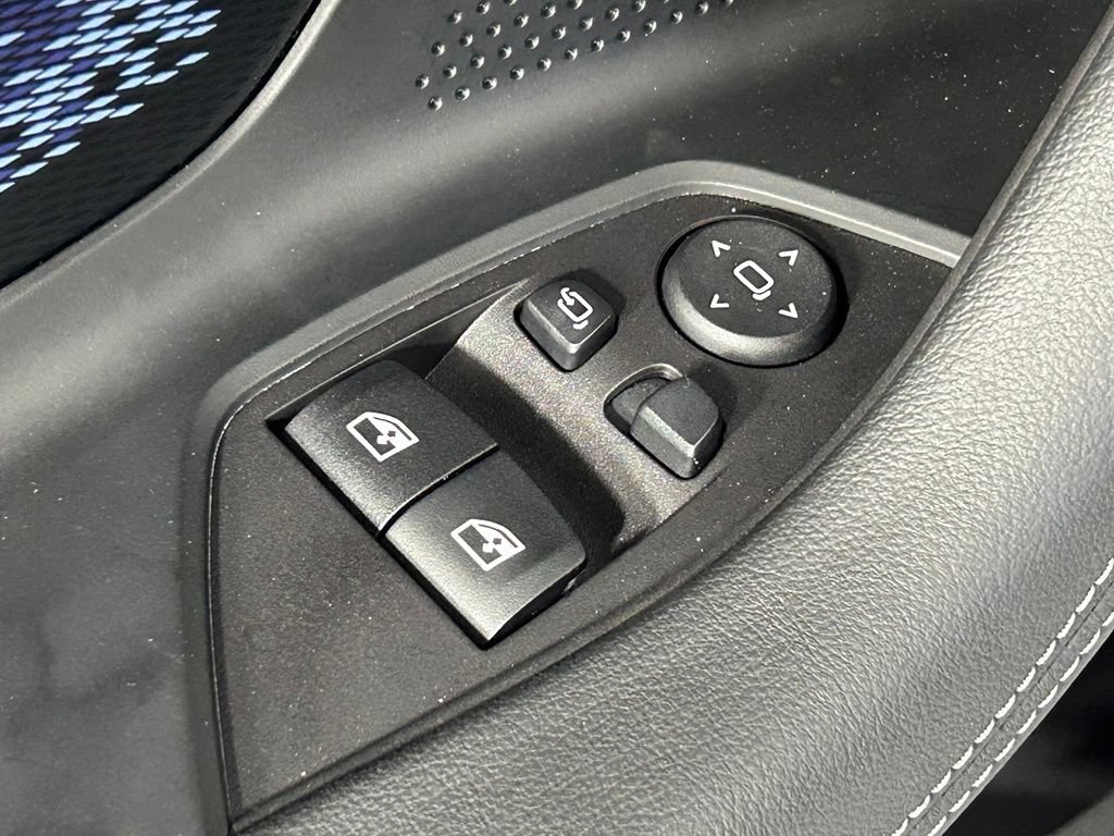 Used 2025 BMW M2 w/ Carbon Package RWD image 41
