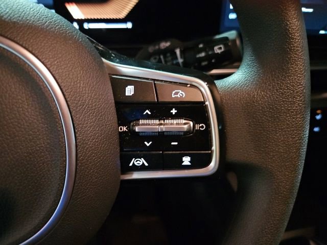 Used 2025 Kia Sorento LX image 48