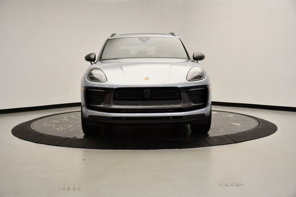 Certified 2025 Porsche Macan Turbo image 10